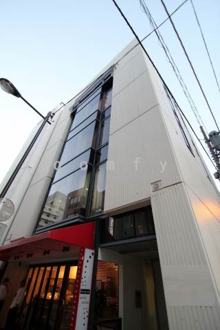 建物外観　神保町駅徒歩４分