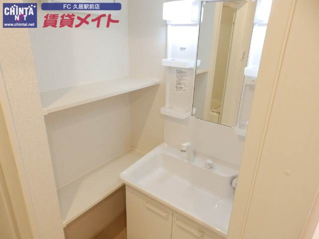 洗面設備　同タイプの部屋写真です