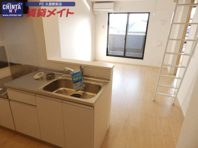 居室・リビング　同タイプの部屋写真です