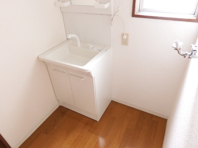 洗面設備　※別号室の写真です