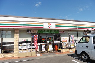 コンビニ　セブンイレブン（コンビニ）まで1162m