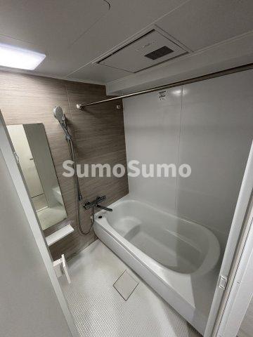 バス・シャワールーム　コンパクトで使いやすいお風呂です