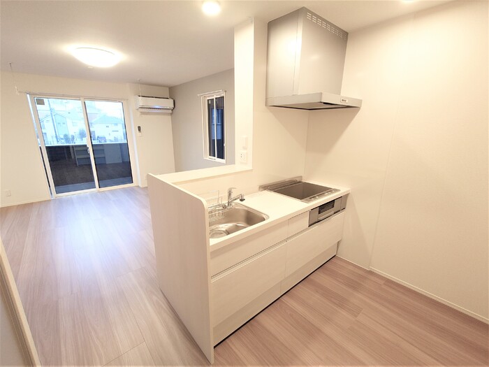 キッチン　写真は同建物の別部屋を参考に掲載しております。