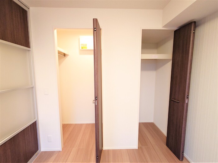 収納　写真は同建物の別部屋を参考に掲載しております。