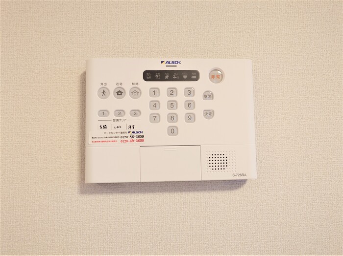 セキュリティ　写真は同建物の別部屋を参考に掲載しております。