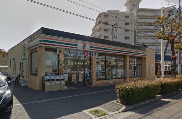 コンビニ　セブンイレブン（コンビニ）まで114m
