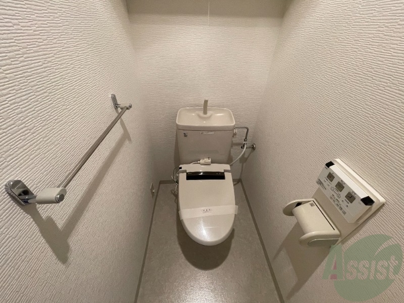 トイレ　トイレはウォシュレット付きです。シャワートイレは嬉しいですね