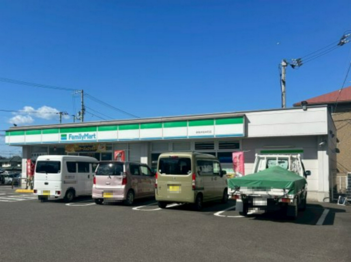 コンビニ　ファミリーマート 新居浜坂井町店（コンビニ）まで1000m