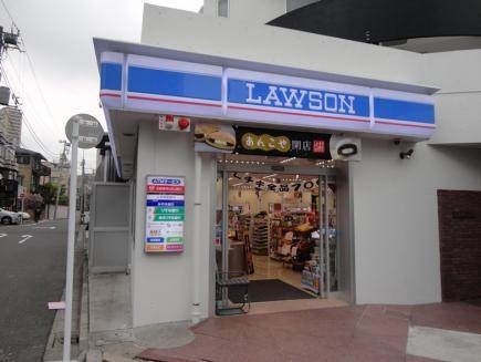 コンビニ　ローソン東麻布二丁目店（コンビニ）まで5m