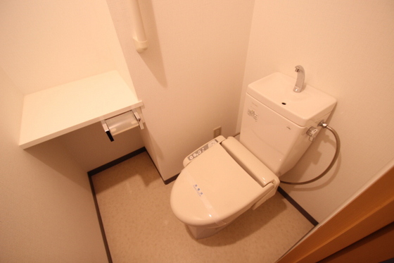 トイレ　※別部屋の写真です