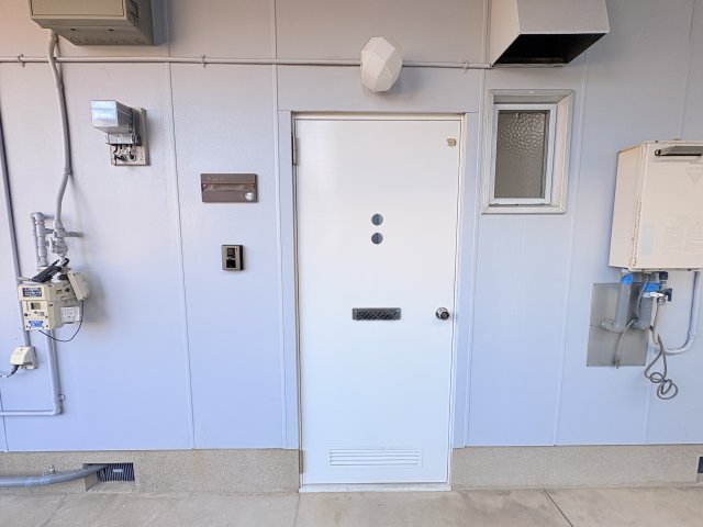 玄関　別部屋の写真です