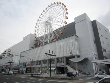 ショッピングセンター　みらい長崎ココウォーク店（ショッピングセンター）まで483m
