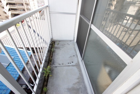 バルコニー　※掲載写真は同マンション別部屋参考写真となります。