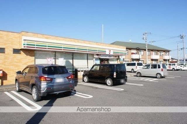 コンビニ　セブンイレブン（コンビニ）まで157m