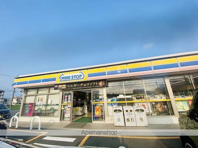 コンビニ　ミニストップ（コンビニ）まで1011m