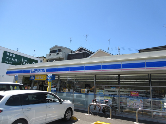 コンビニ　ローソン横浜霧が丘三丁目店（コンビニ）まで679m