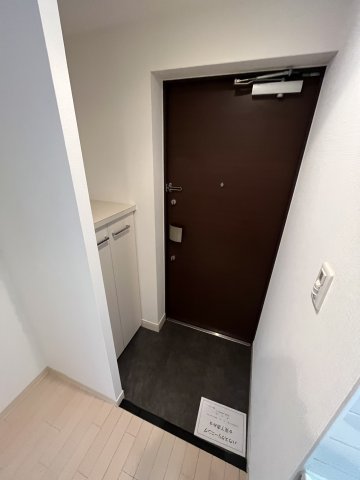 玄関　※別部屋参考画像