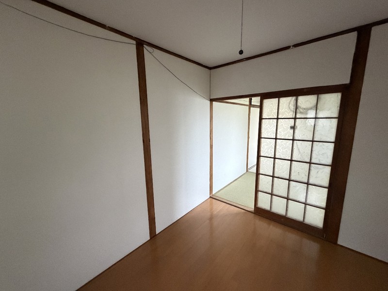 山下町貸アパートの居間写真