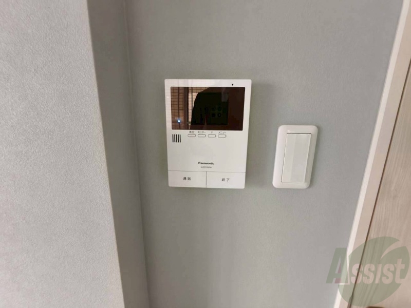 セキュリティ　ＴＶモニター付インターホンです。来客者の顔が見えるので安心！