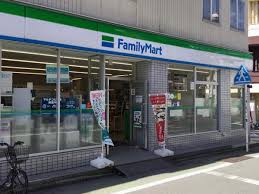 コンビニ　ファミリーマート 池尻二丁目店（コンビニ）まで73m