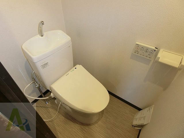 大谷町3丁目戸建のトイレ写真
