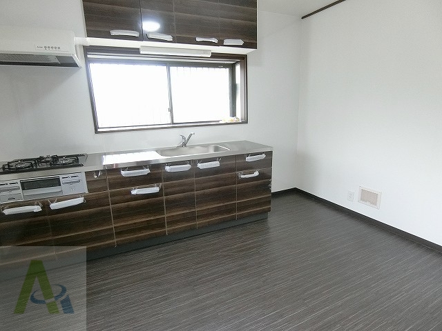 大谷町3丁目戸建の居間写真
