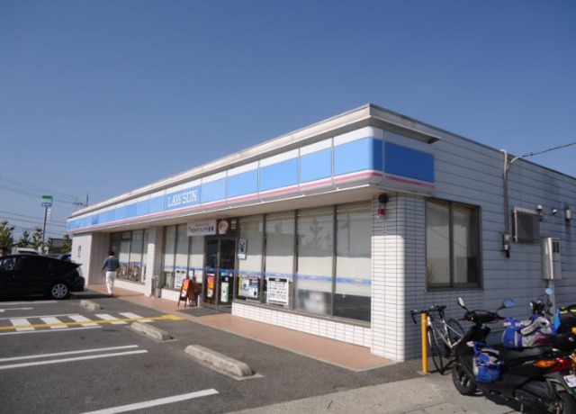 コンビニ　ローソン日根野南店（コンビニ）まで877m
