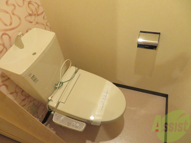 トイレ　こちらはトイレです。清潔感があり、安心して使用できます。