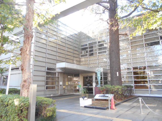 図書館　荻窪中央図書館（図書館）まで317m