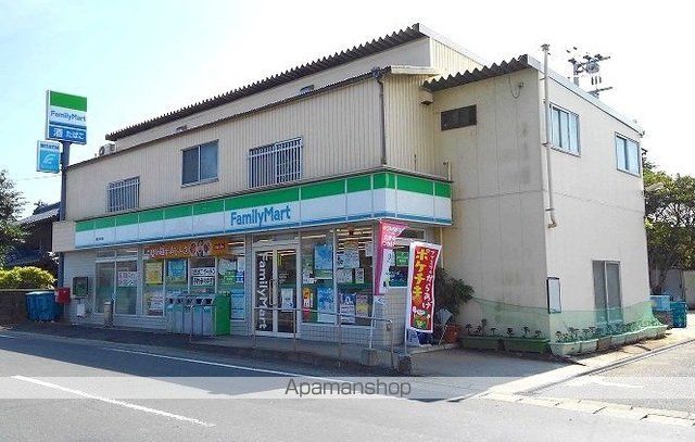 コンビニ　ファミリーマート（コンビニ）まで1200m