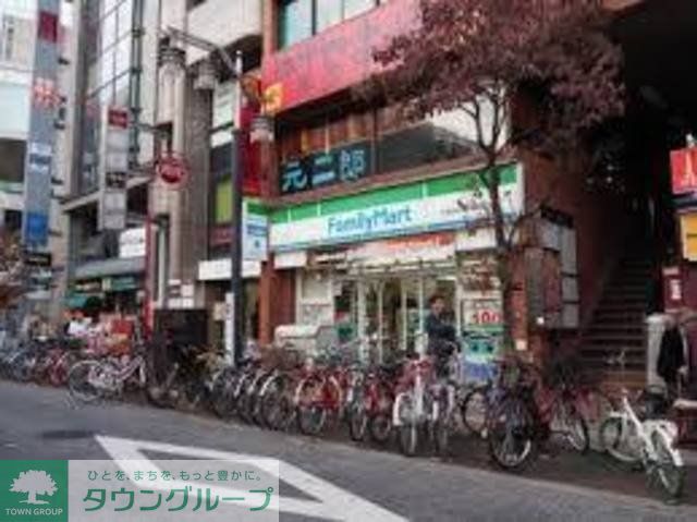コンビニ　ファミリーマート千歳烏山駅東口店（コンビニ）まで293m