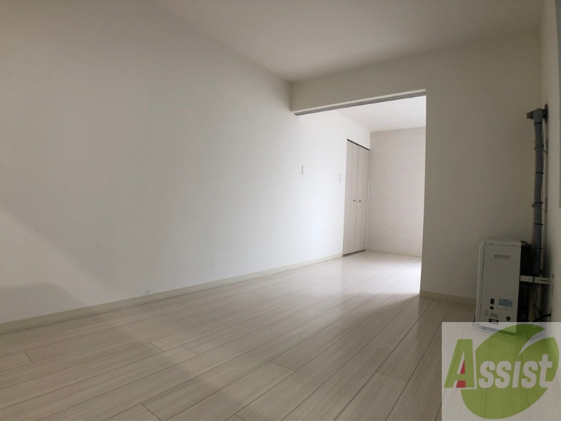 居室・リビング　広くてキレイなお部屋が広がっていて、充実した生活が送れそう。