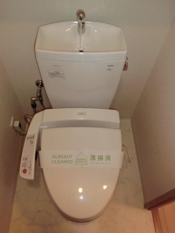 トイレ　ウォシュレット付きトイレ