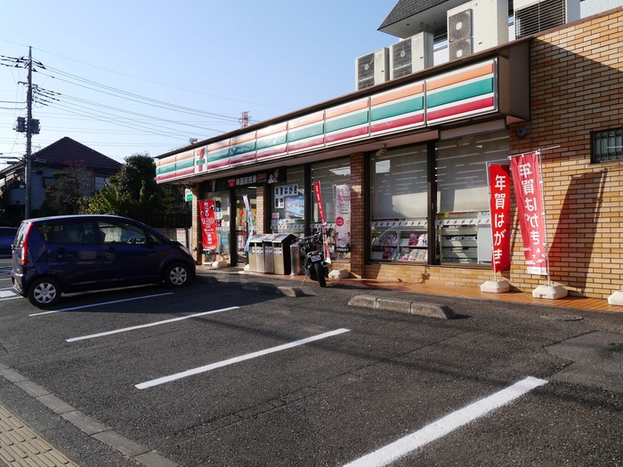 コンビニ　セブンイレブン大井中央店（コンビニ）まで220m