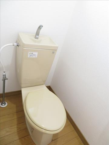 トイレ　小窓のあるトイレ