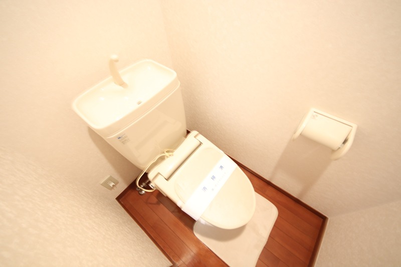 トイレ　※別号室参考写真