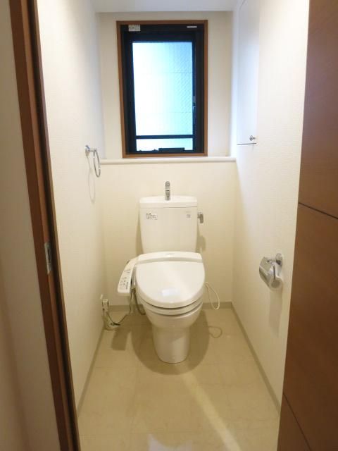 トイレ　落ち着いたトイレです