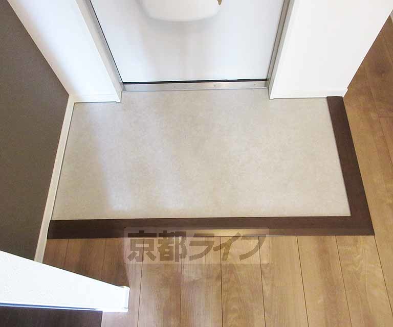 玄関　玄関はコチラです
