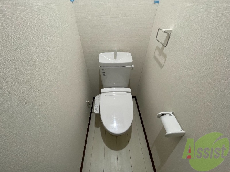 トイレ　おトイレには便利なウォッシュレットが付いています。