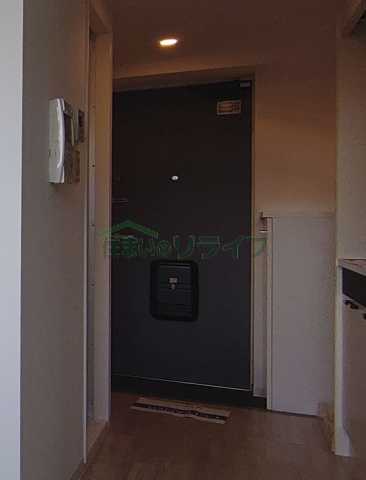 玄関　※参考写真です。同じ間取りの別部屋になります。