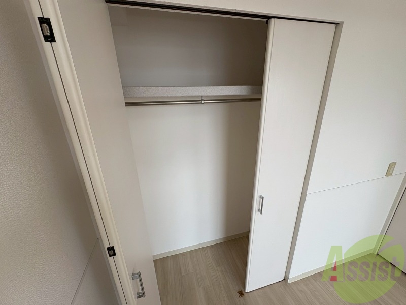 収納　寝室の収納です。部屋がすっきり片付きます。