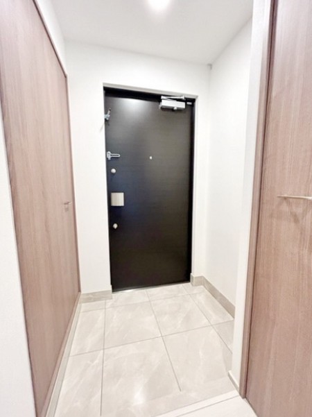 玄関　※別部屋参考写真