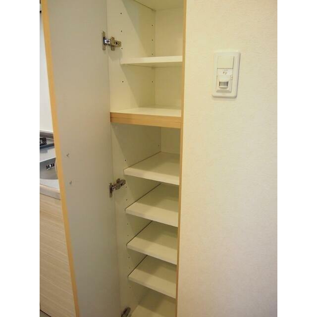 その他　下足入