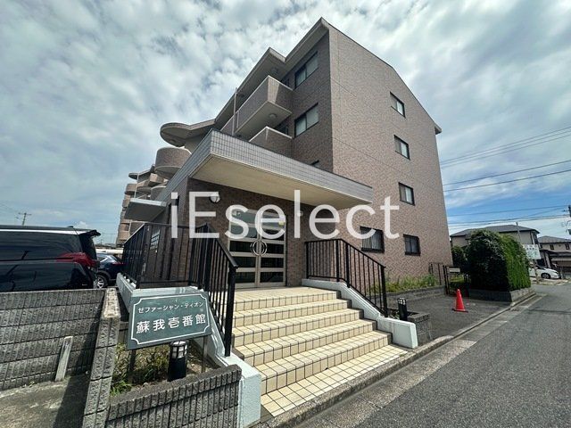 建物外観　オートロック完備のマンション