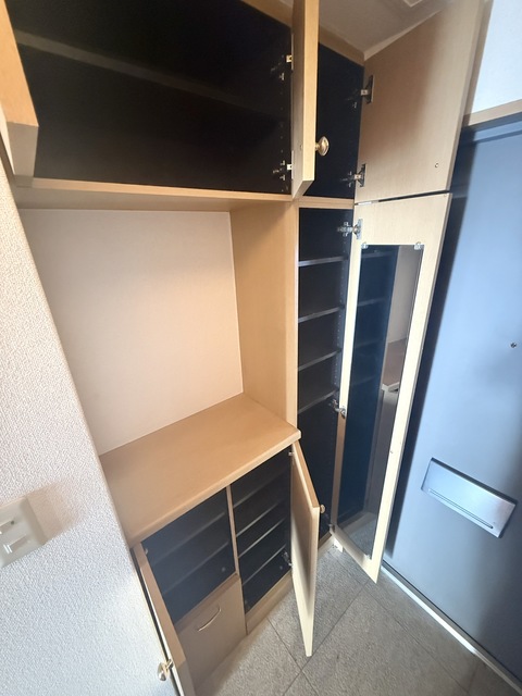 収納　シューズボックス