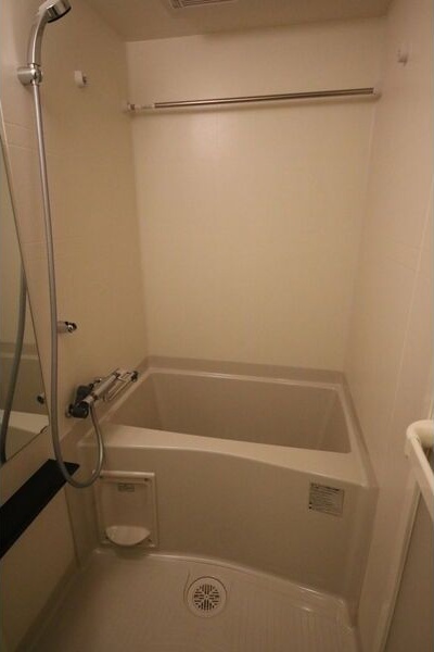 バス・シャワールーム　※写真は同じマンションの違う部屋のものになります。