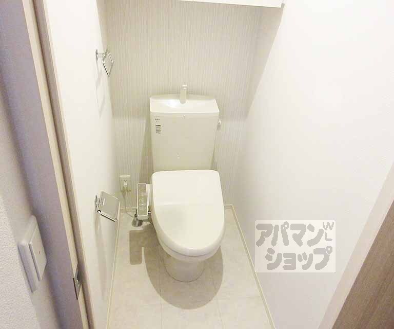 トイレ　もちろんウォシュレット付き