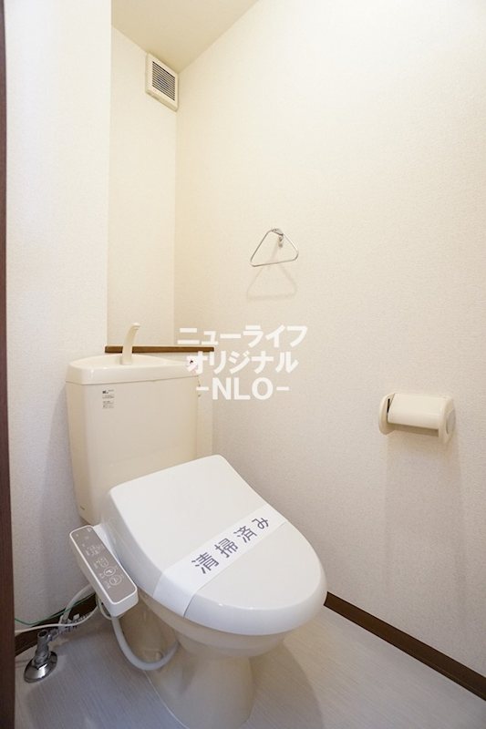 トイレ　毎日使うものだから、人に優しく清潔な温水洗浄機能付きトイレ☆