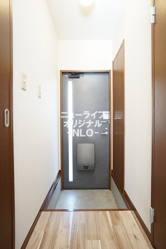 玄関　天井高を活かしたシューズボックス付き☆