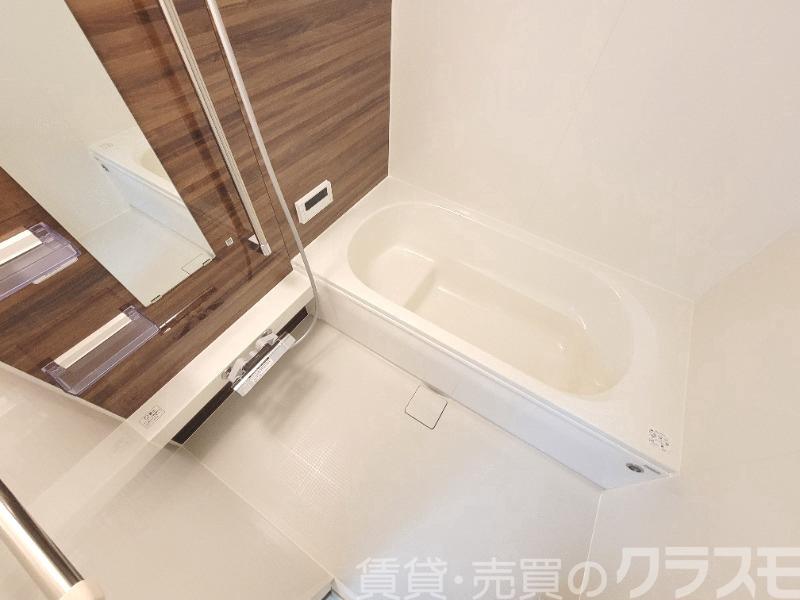 バス・シャワールーム　浴室乾燥機＆追焚機能付き広々バスルーム♪